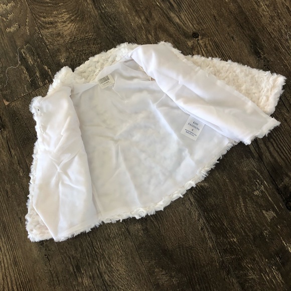 NWOT Boutique Fashion Kids 4T Faux Fur White Pea Coat - Picture 6 of 6